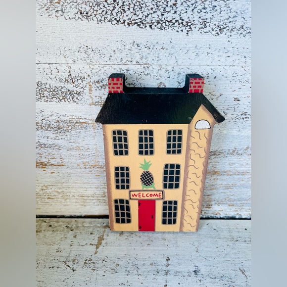 *Town House Blocks Welcome Primitive Shelf Sitter - Picture 12 of 12